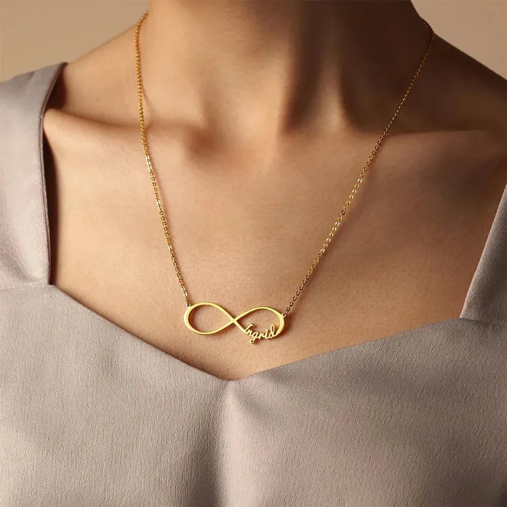 Anaisa Infinity Name Necklace