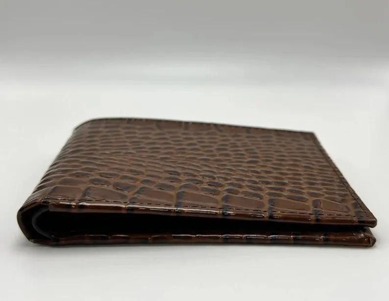 Bifold Leather Wallet Men and Women - Sleek & Stylish