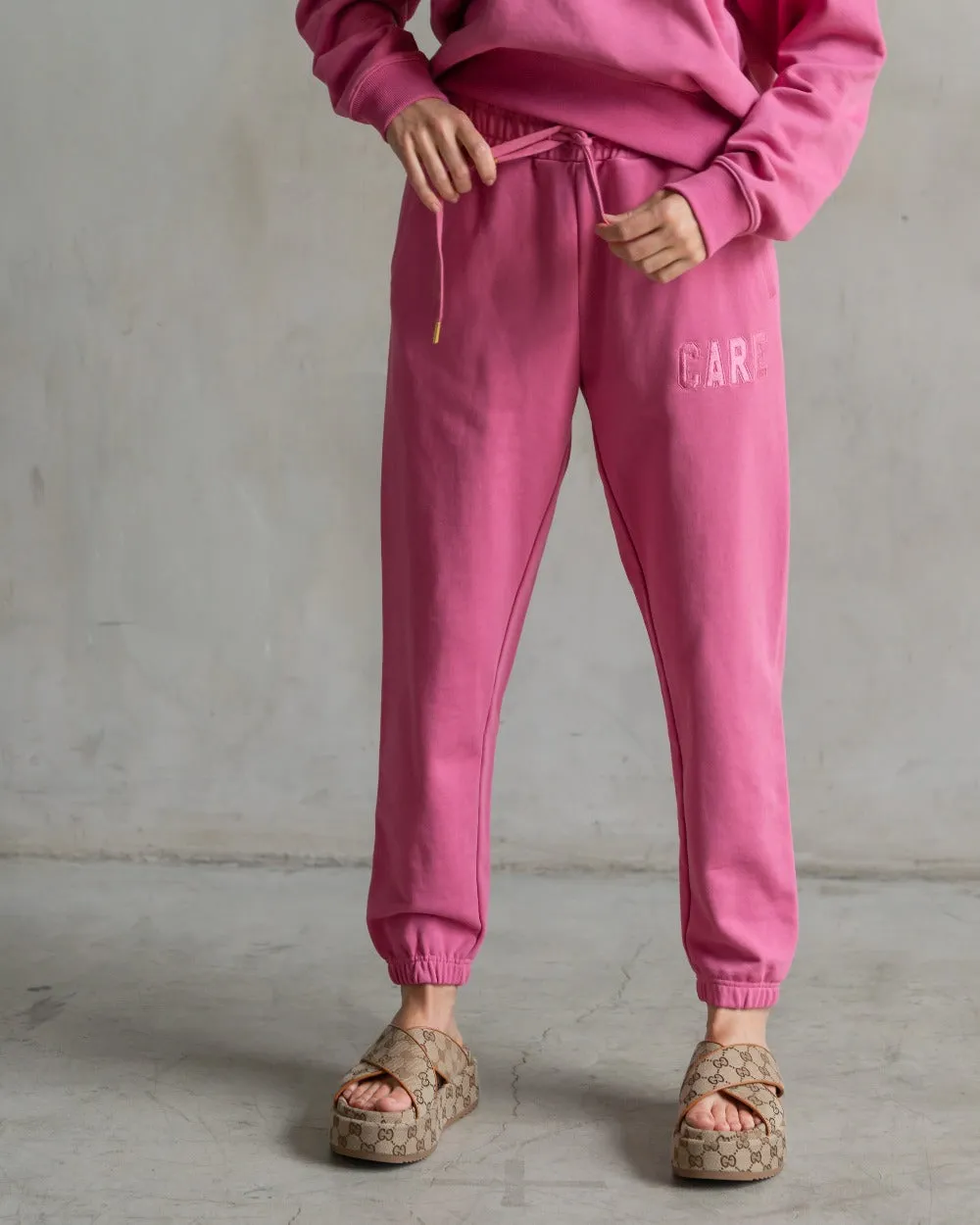 CARE Classic Sweatpants - Berry