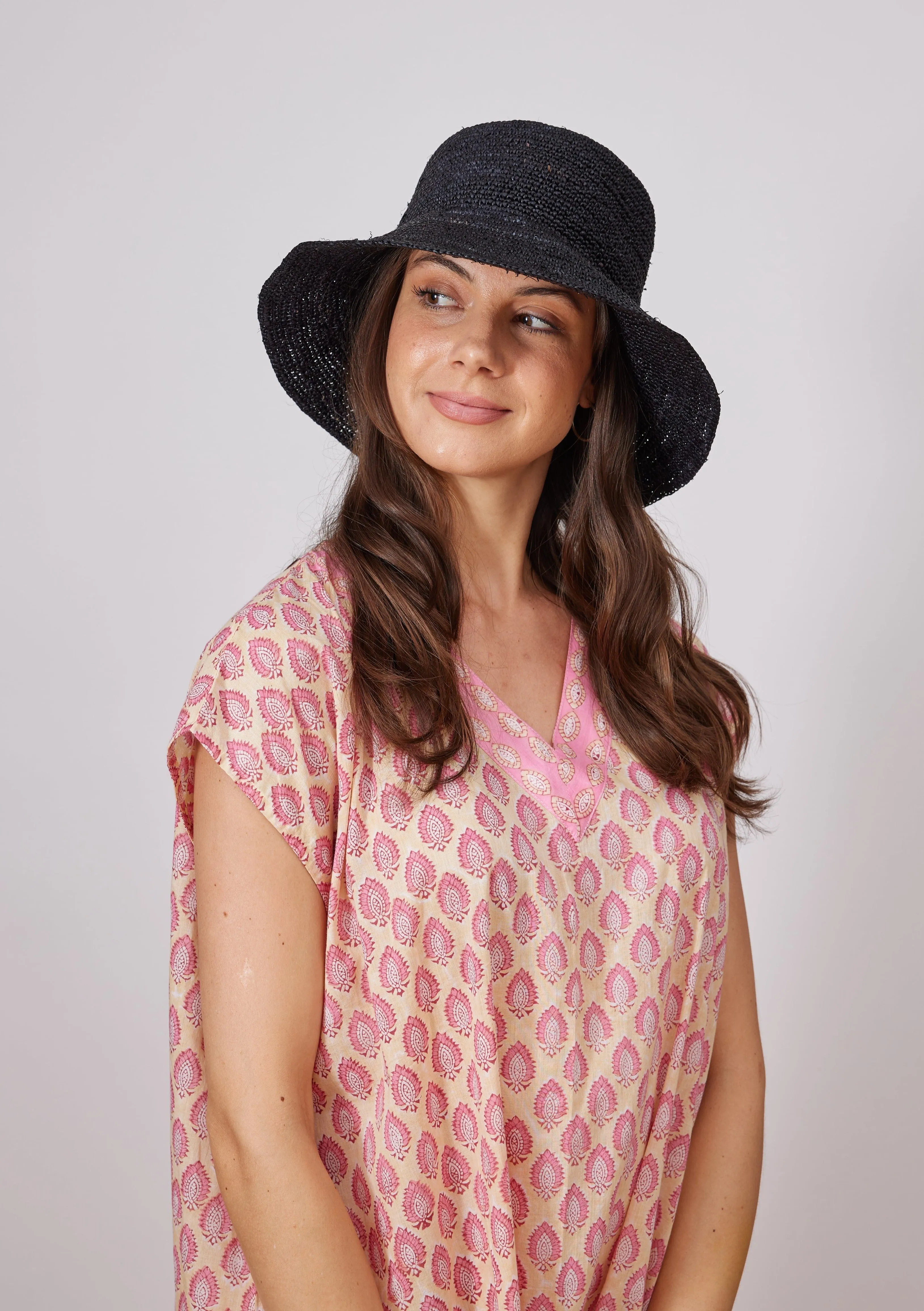 Chic Crochet Bucket Hat- Black