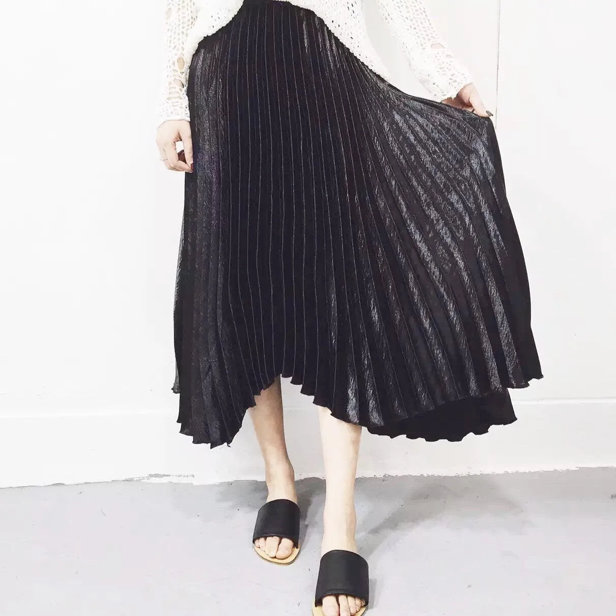 Grace Midi Pleated Skirt - Black