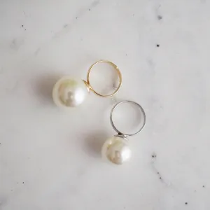 Harriet Oversized Pearl Ring