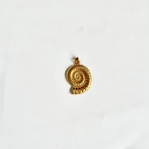 Just Lil Things Macrame Sea Shell Charms  JLTCH0016