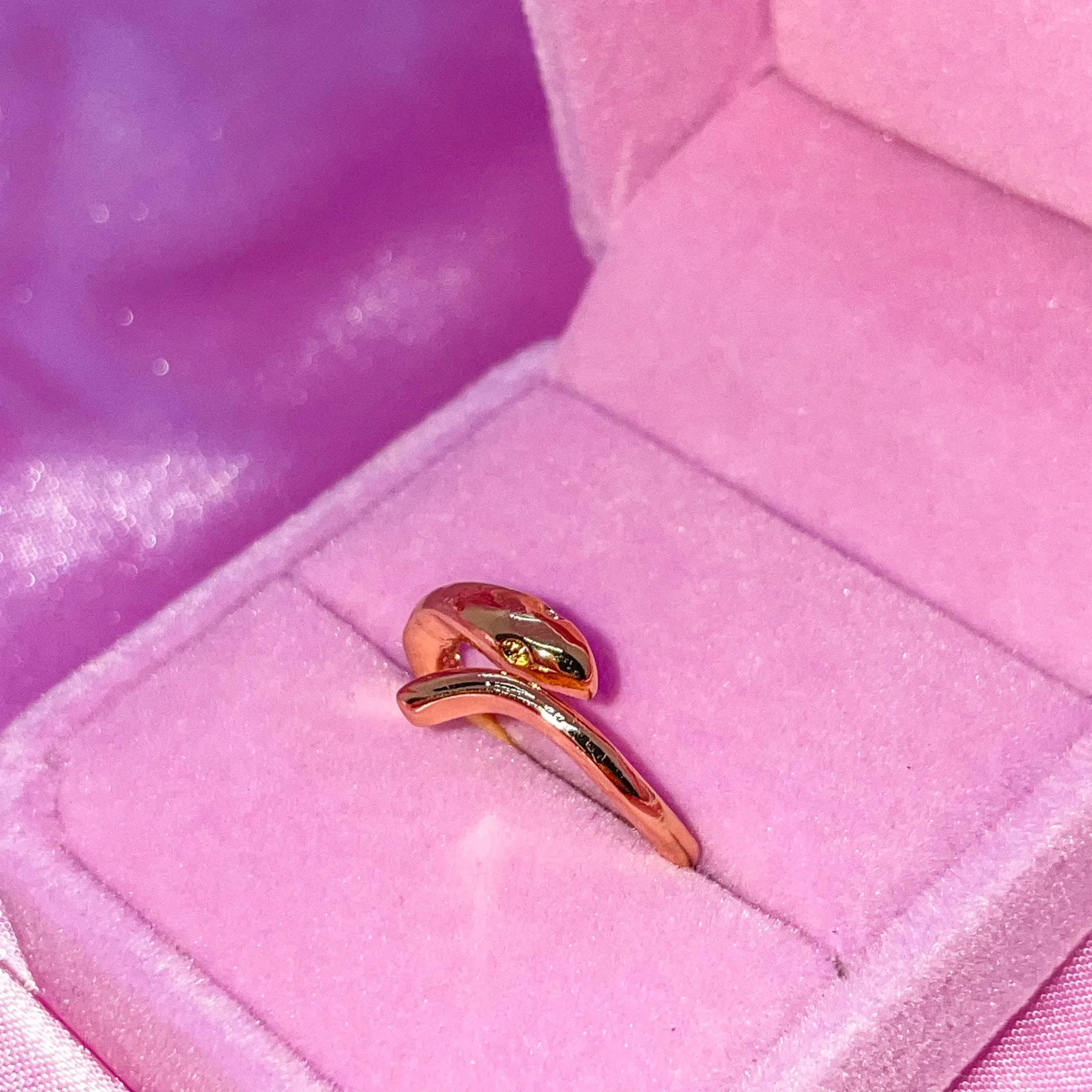 Simple Snake Ring Gold